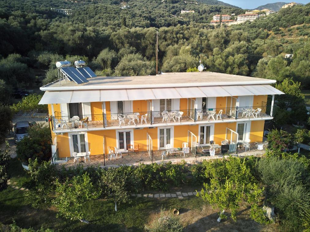 Silvia Aparthotel *